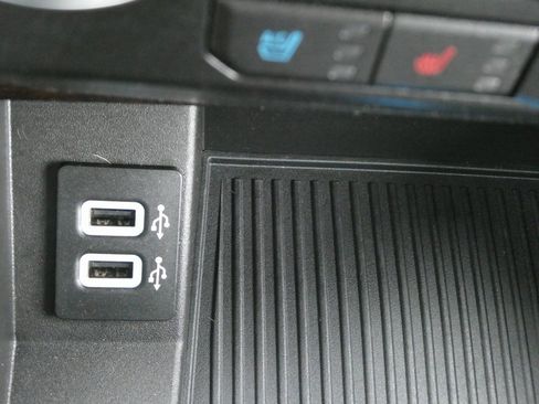 Used 2017 Ford F150 Platinum w/ Equipment Group 701A Luxury image 17