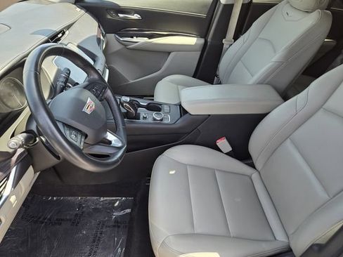 Used 2019 Cadillac XT4 Luxury FWD image 12