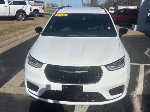 New 2026 Chrysler Pacifica Select FWD image 3