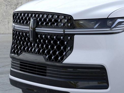 New 2026 Lincoln Navigator L Black Label AWD/4WD image 17