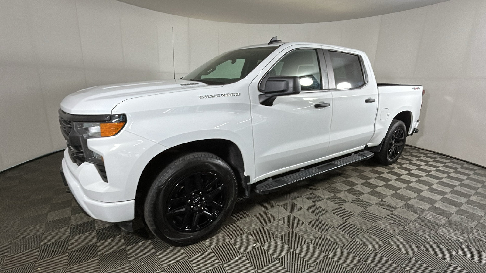 Used 2024 Chevrolet Silverado 1500 Custom AWD/4WD image 7