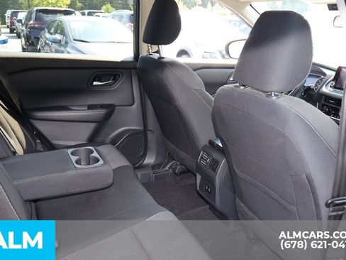 Used 2024 Nissan Rogue SV FWD image 23