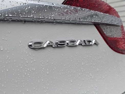 Used 2019 Buick Cascada Premium image 16