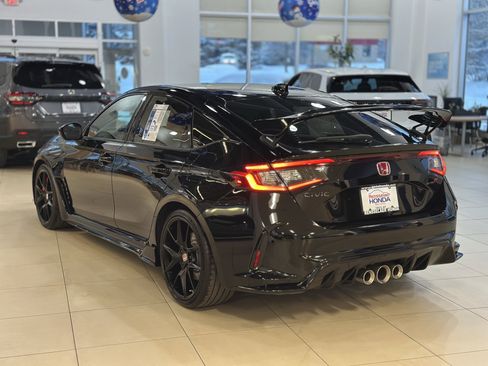 Used 2025 Honda Civic Type R image 7