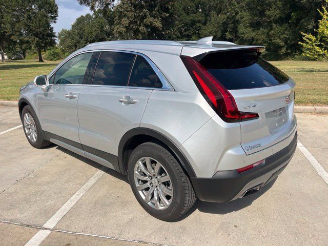 Used 2020 Cadillac XT4 Premium Luxury FWD image 3