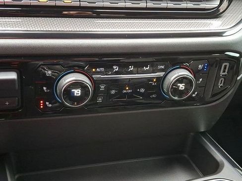 Used 2022 Chevrolet Silverado 1500 ZR2 w/ Technology Package image 15