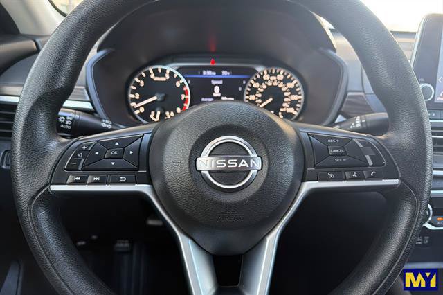 Used 2024 Nissan Altima 2.5 SV FWD image 25