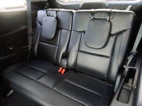 Used 2021 Ford Explorer XLT w/ Equipment Group 202A image 29