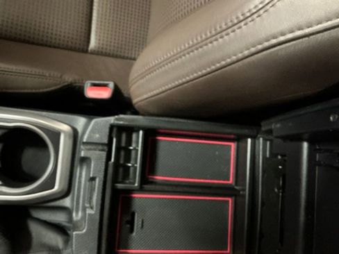 Certified 2022 Toyota Tacoma Limited image 24