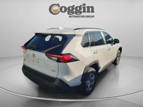 Used 2024 Toyota RAV4 XLE w/ Convenience Package FWD image 3