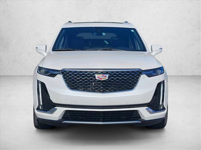 Used 2025 Cadillac XT6 Luxury FWD image 2