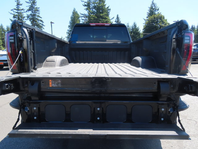 Used 2025 GMC Sierra 3500 AT4 w/ AT4 Preferred Package AWD/4WD image 8