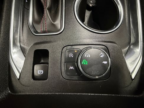 Used 2023 Chevrolet Traverse RS AWD/4WD image 25