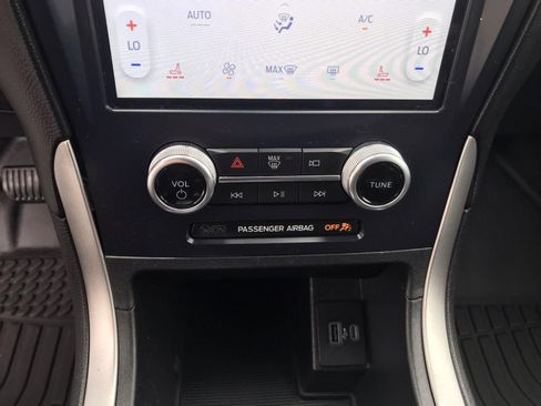 Used 2022 Ford Edge SEL AWD/4WD image 16
