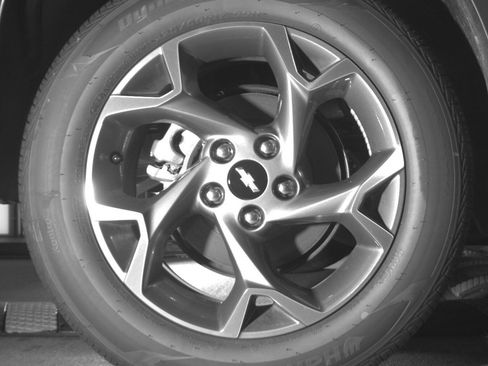 Used 2025 Chevrolet Trax LT FWD image 12
