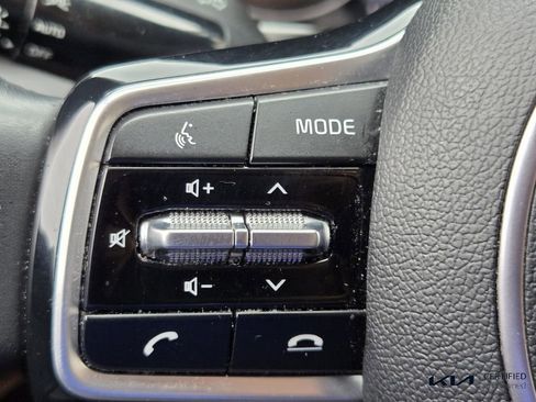 Certified 2022 Kia Sorento S FWD image 25