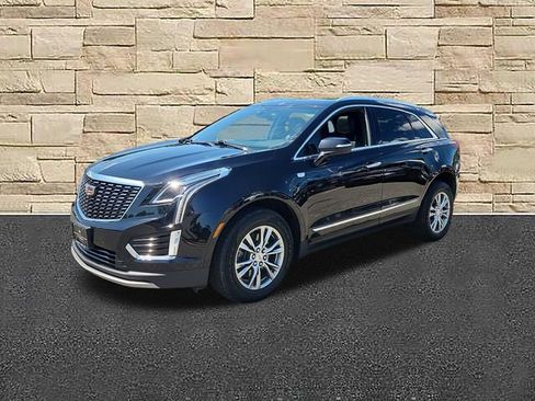 Certified 2022 Cadillac XT5 Premium Luxury AWD/4WD image 3