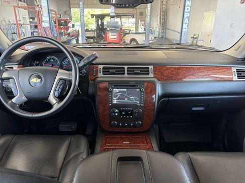 Used 2012 Chevrolet Suburban LTZ AWD/4WD image 21