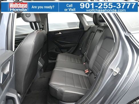 Used 2024 Volkswagen Jetta SE w/ Panoramic Sunroof Package image 14