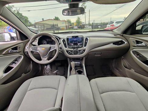 Used 2020 Chevrolet Malibu LT FWD image 6