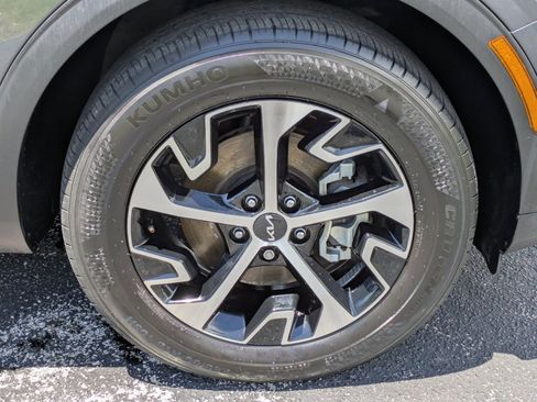 Certified 2024 Kia Sportage EX AWD/4WD image 9