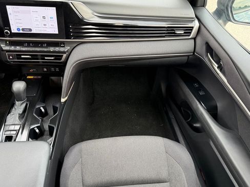Used 2025 Toyota Camry LE FWD image 15