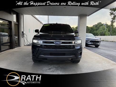 Used 2022 Ford Expedition XLT AWD/4WD image 3