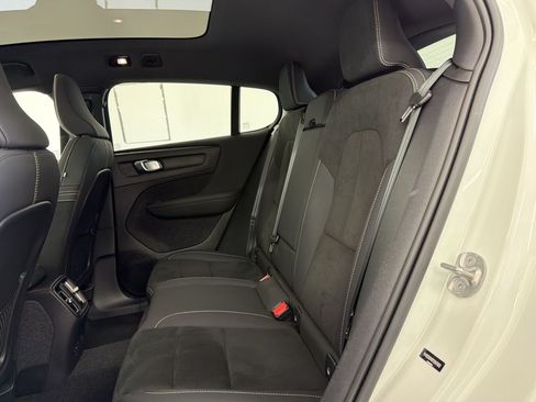 Used 2023 Volvo C40 P8 Recharge Ultimate AWD/4WD image 25