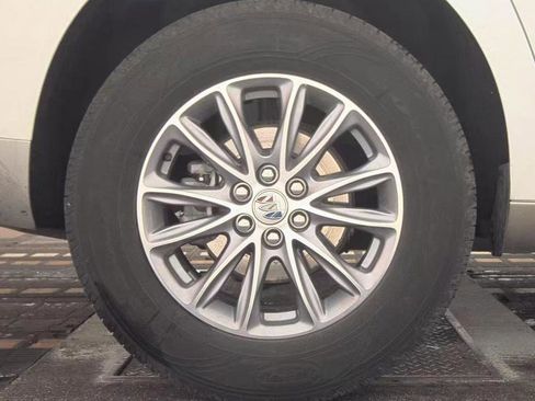 Used 2023 Buick Enclave Essence AWD/4WD image 14