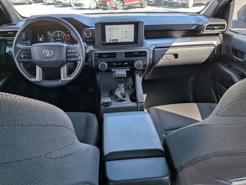 Used 2025 Toyota 4Runner SR5 AWD/4WD image 26