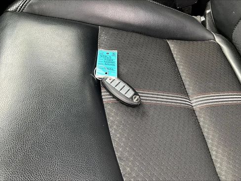 Used 2024 Nissan Altima 2.5 SR FWD image 34