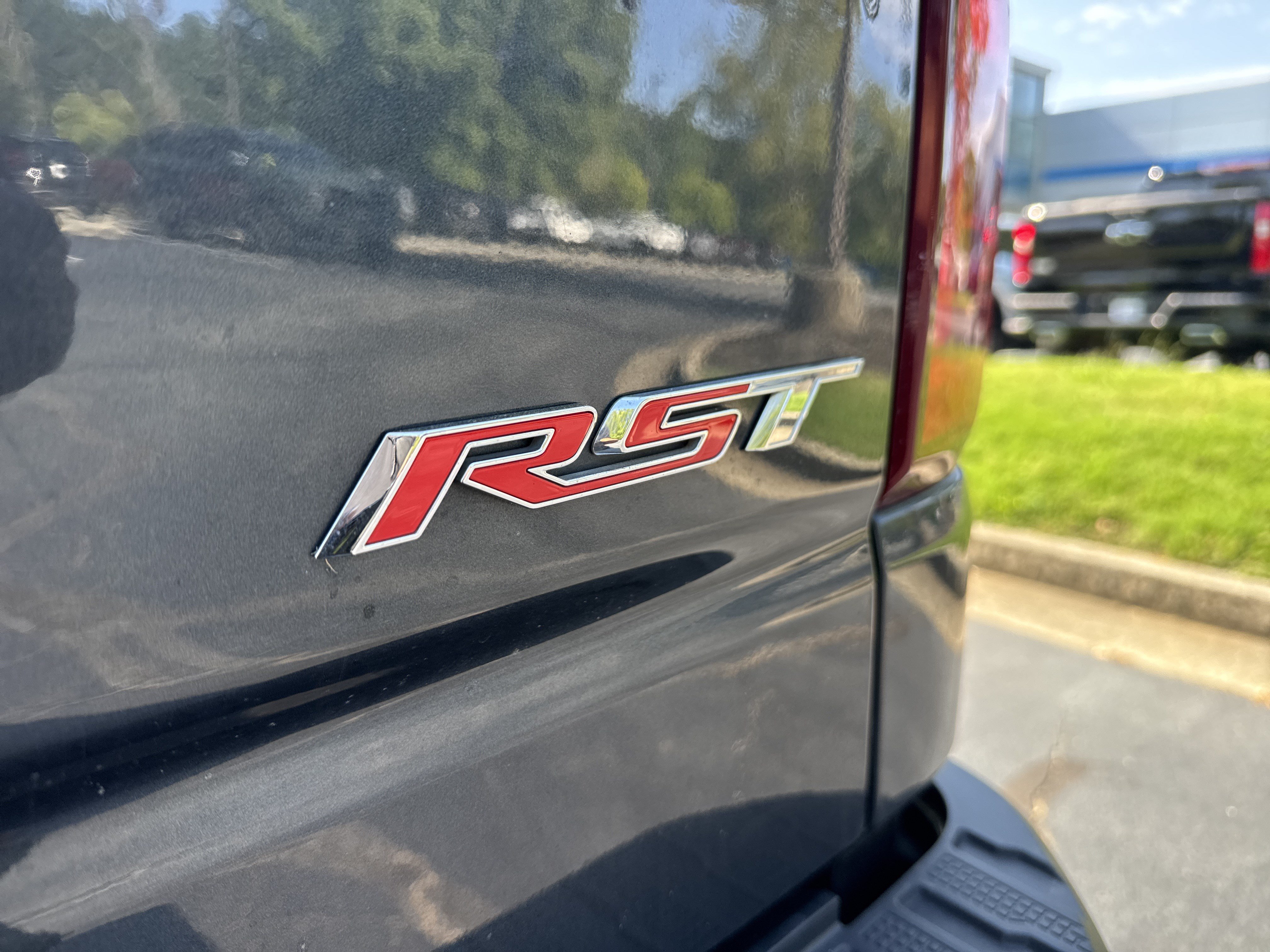 Used 2022 Chevrolet Silverado 1500 RST w/ Safety Package AWD/4WD image 10