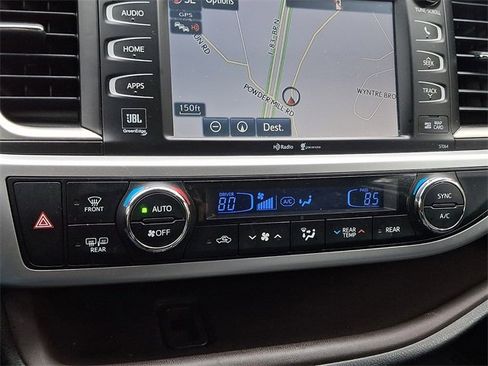 Used 2015 Toyota Highlander Limited image 19