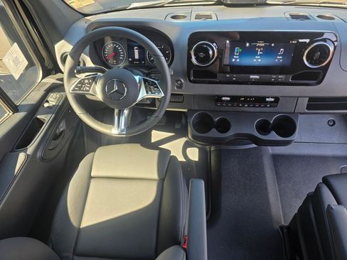 New 2026 Mercedes-Benz Sprinter 2500 image 21