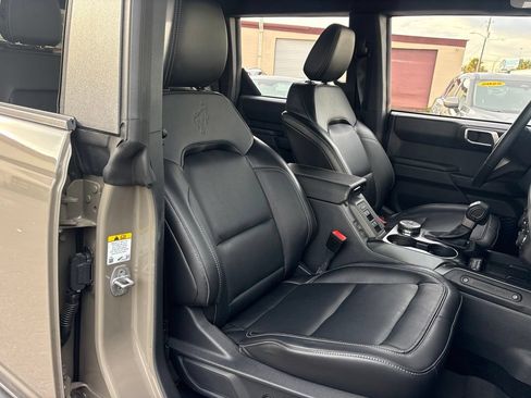 Used 2025 Ford Bronco Outer Banks AWD/4WD image 17