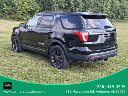 Used 2017 Ford Explorer XLT w/ Equipment Group 202A image 2