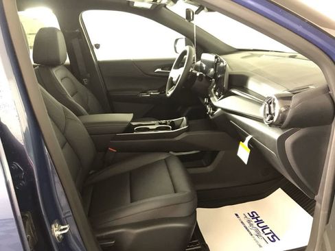 New 2026 Chevrolet Equinox LT w/ Convenience Package II image 24