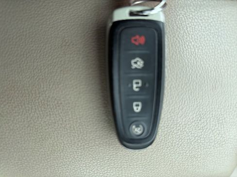 Used 2017 Ford Escape Titanium AWD/4WD image 20
