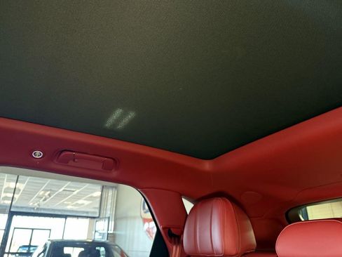 Used 2018 Bentley Bentayga image 92