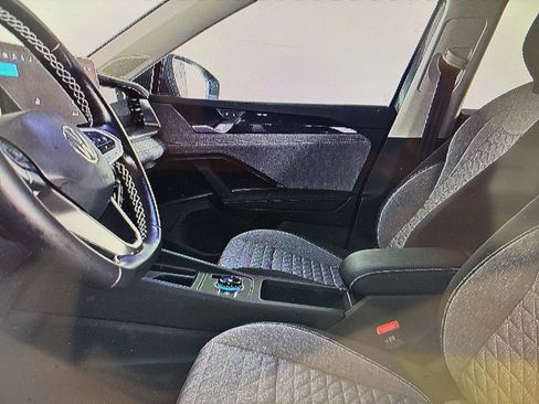 Used 2025 Volkswagen Tiguan S FWD image 6