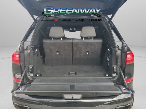 Used 2022 BMW X7 M50i image 6