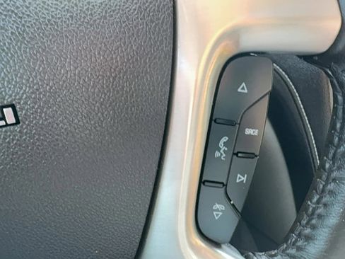 Used 2015 GMC Acadia Denali image 29