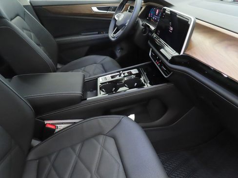 Certified 2026 Volkswagen Atlas SE FWD image 22