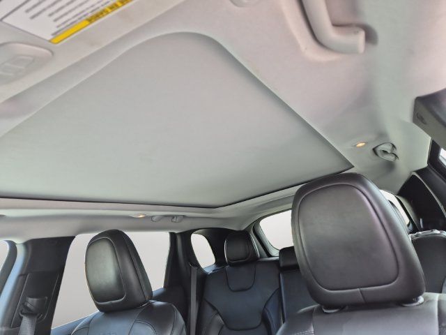 Used 2021 Jeep Cherokee Limited AWD/4WD image 12
