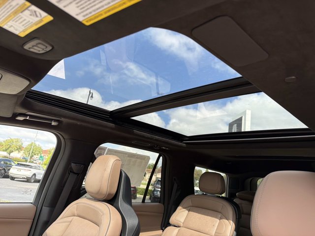 New 2027 Lincoln Navigator Black Label AWD/4WD image 31