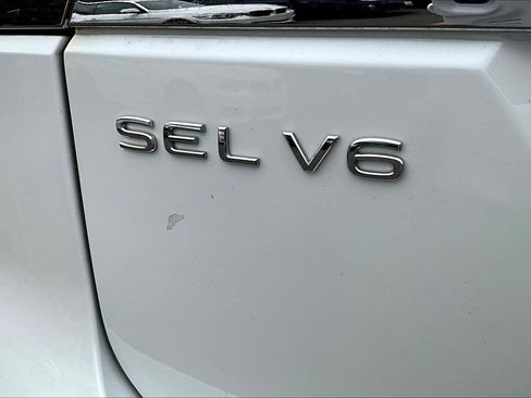 Used 2023 Volkswagen Atlas SEL image 8