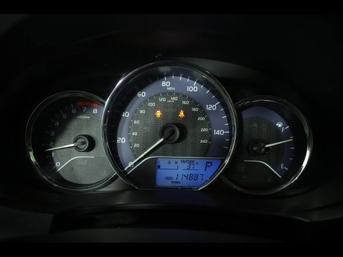 Used 2015 Toyota Corolla LE image 18