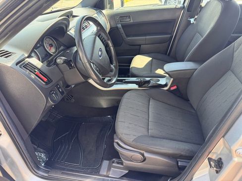 Used 2011 Ford Focus SE w/ 201A Rapid Spec Order Code FWD image 11