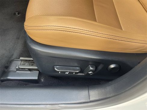 Used 2016 Lexus IS 200t image 19