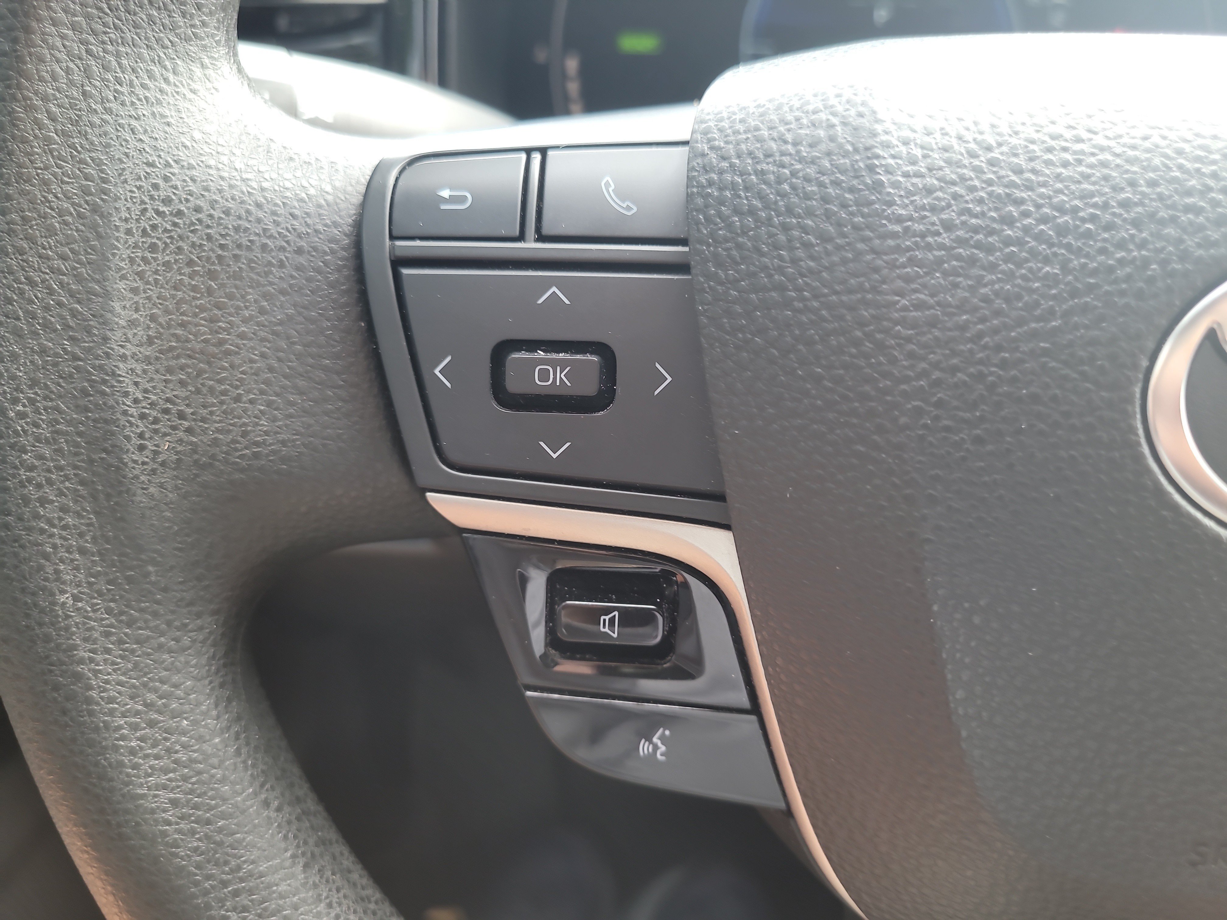 Certified 2025 Toyota Camry LE FWD image 26